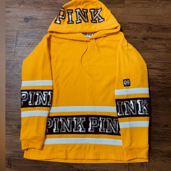 ISO 🚨 I'M LOOKING FOR THESE VS Pink items - Picture 9 of 15